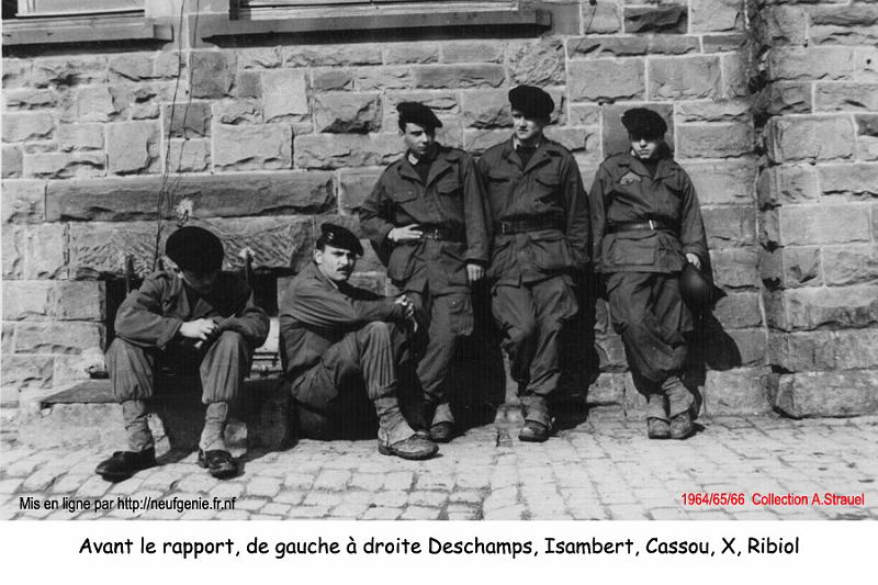 007 - Au rapport.jpg